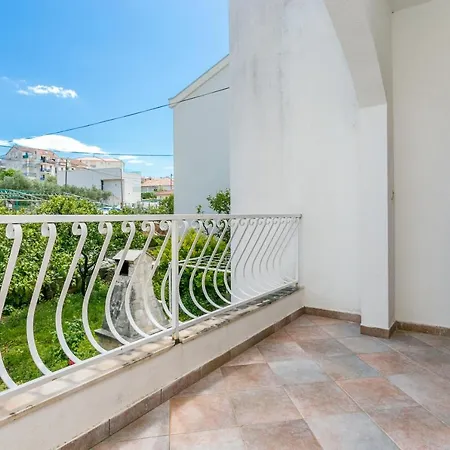 Okrug Gornji 9693a Apartman