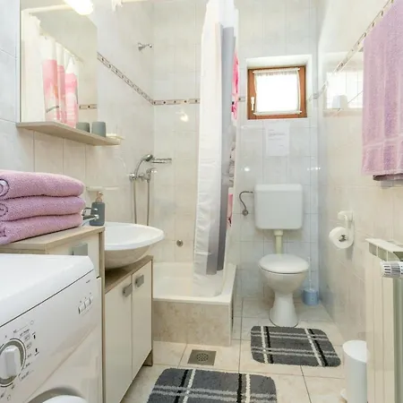 Okrug Gornji 9693a Apartman *